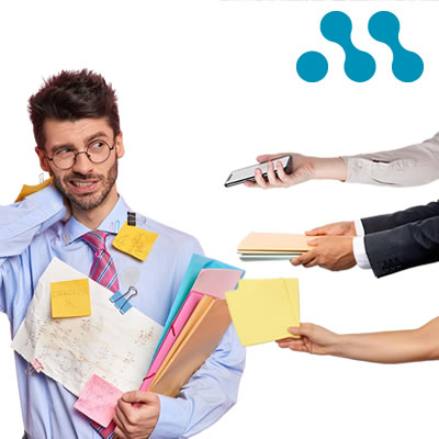 Homem em dúvida se precisa de um sistema CRM